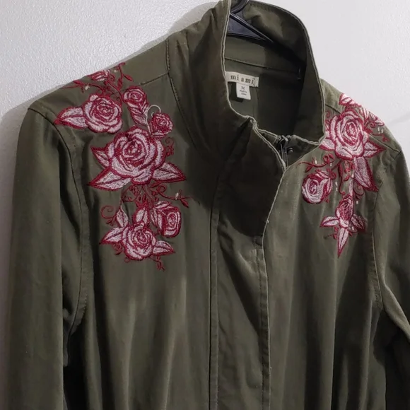 Francesca’s Military Style Olive Green Jacket - Picture 3 of 15